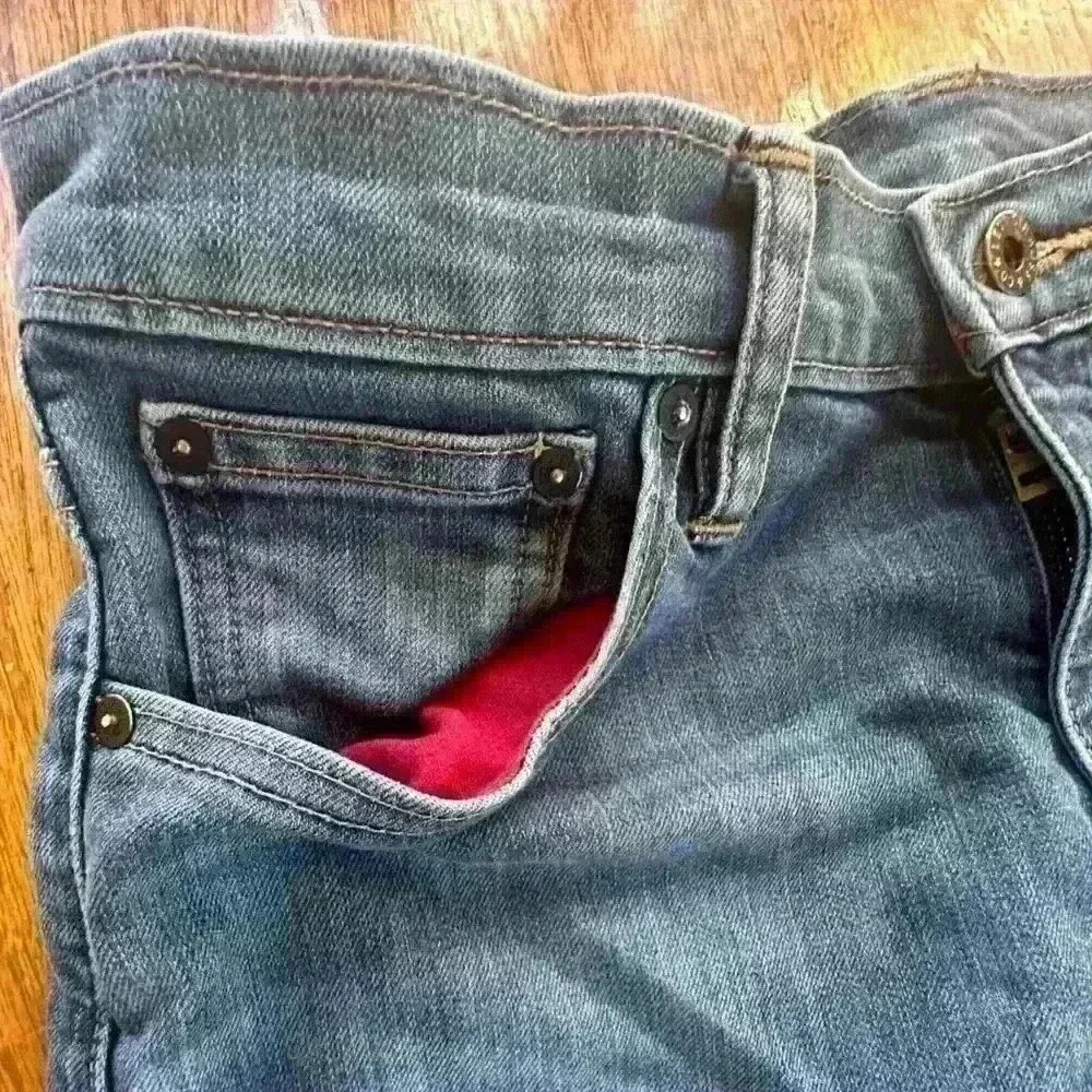 Levi’s 504 Skateboarding Blue Jeans Men’s Size 33 X 32 EUC!